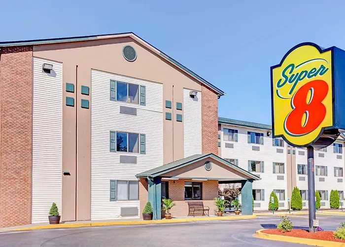 Super 8 By Wyndham Louisville Airport